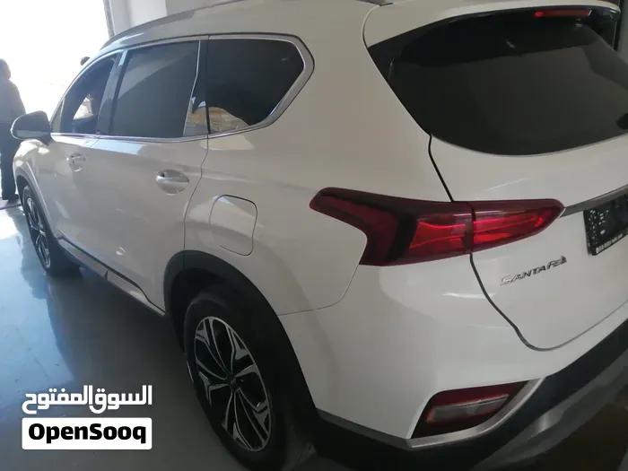 Hyundai Santa Fe 2018 photo 3