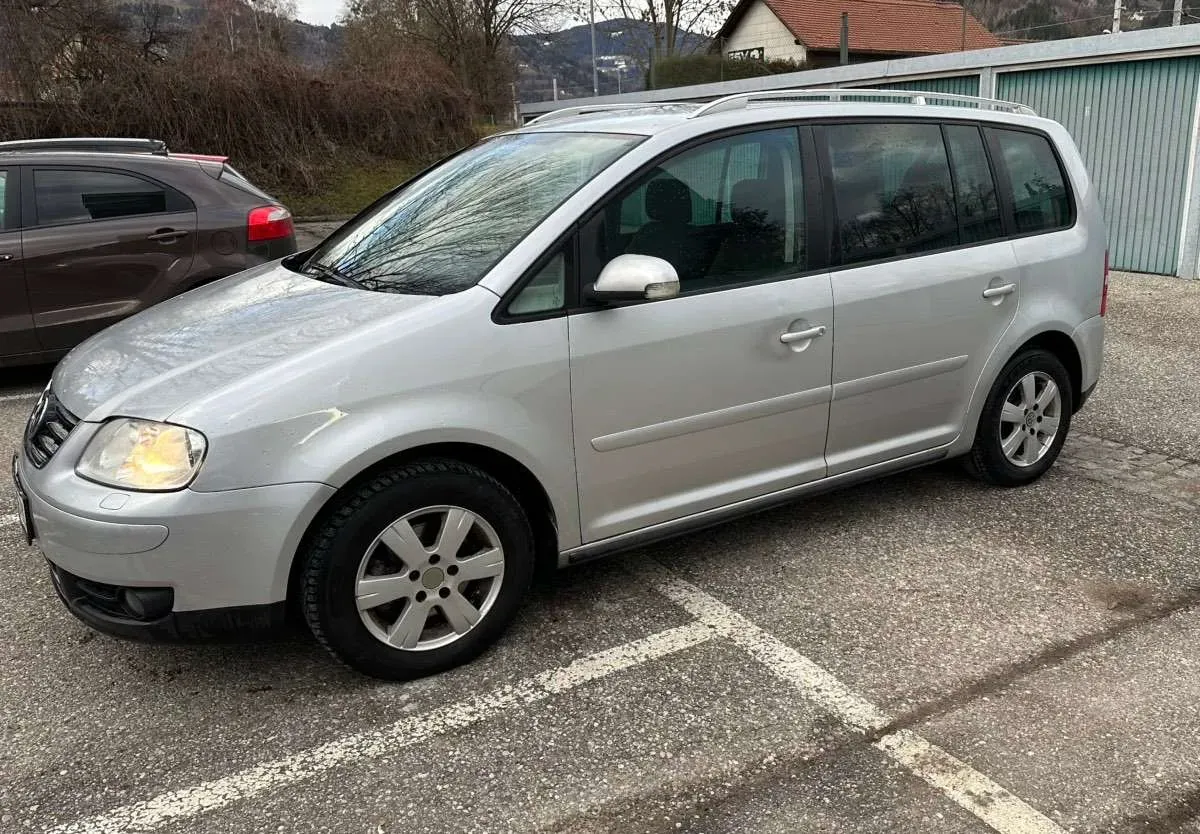 Volkswagen Touran 2006 photo 3