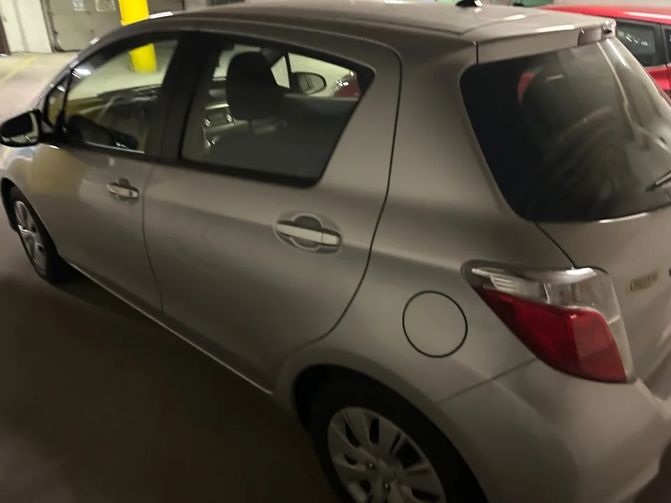 Toyota Yaris 2012 photo 4