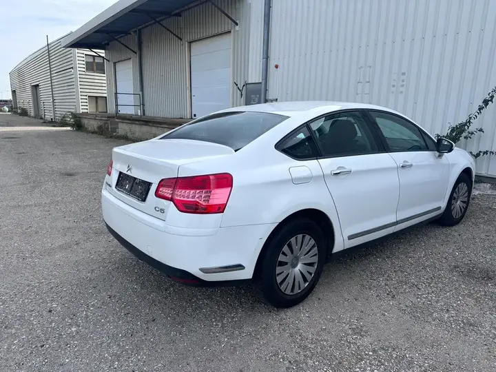 Citroen C5 2009 photo 2