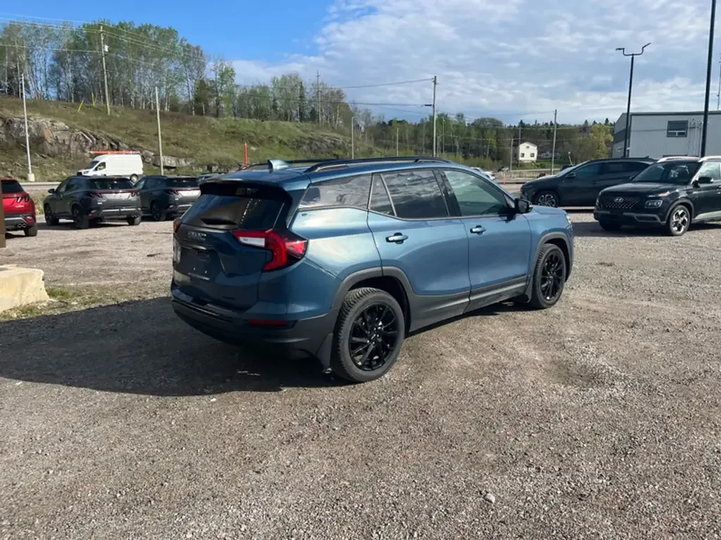 GMC Terrain 2024 photo 3