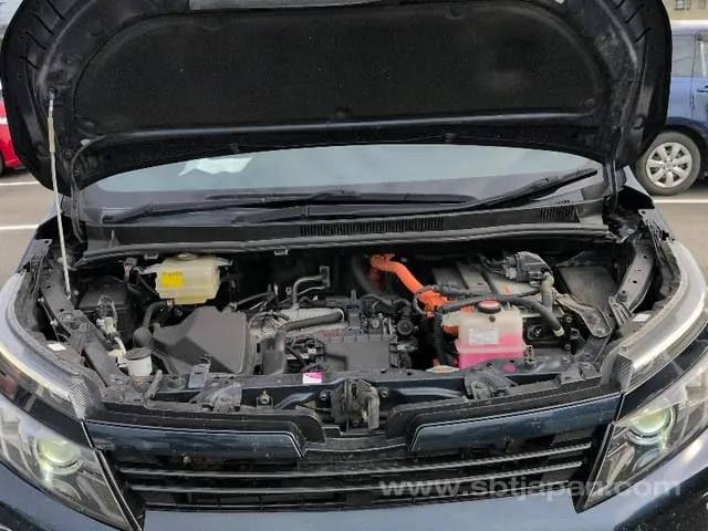 Toyota Voxy 2014 photo 5