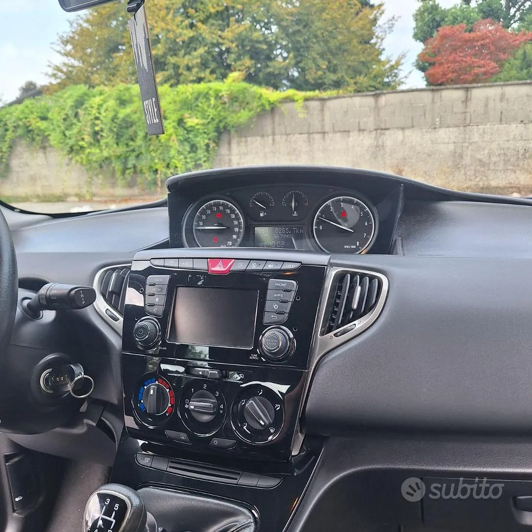 Lancia Ypsilon 2018 photo 5