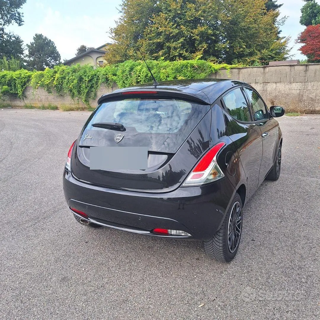 Lancia Ypsilon 2018 photo 2