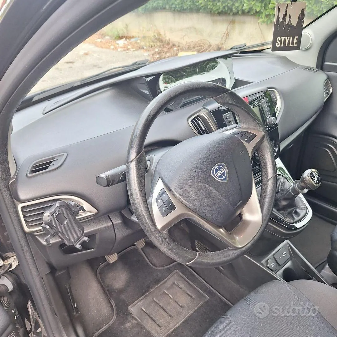 Lancia Ypsilon 2018 photo 4