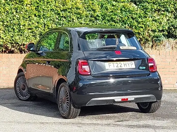 Fiat 500E 2022 photo 2