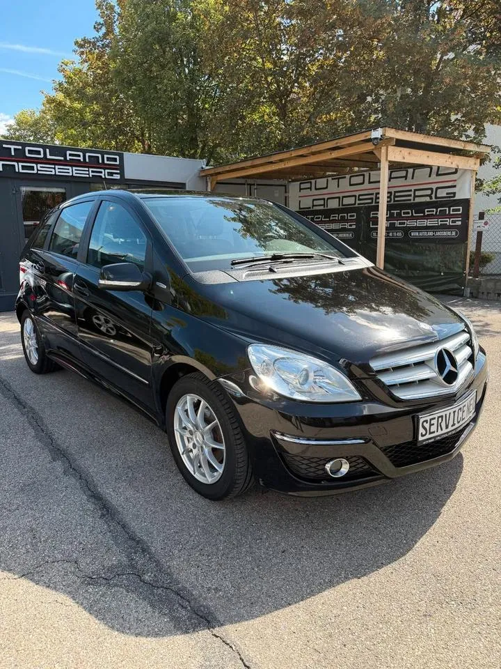 Mercedes-Benz B 180