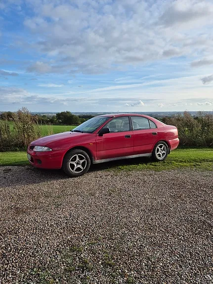 Mitsubishi Carisma 1997 photo 3