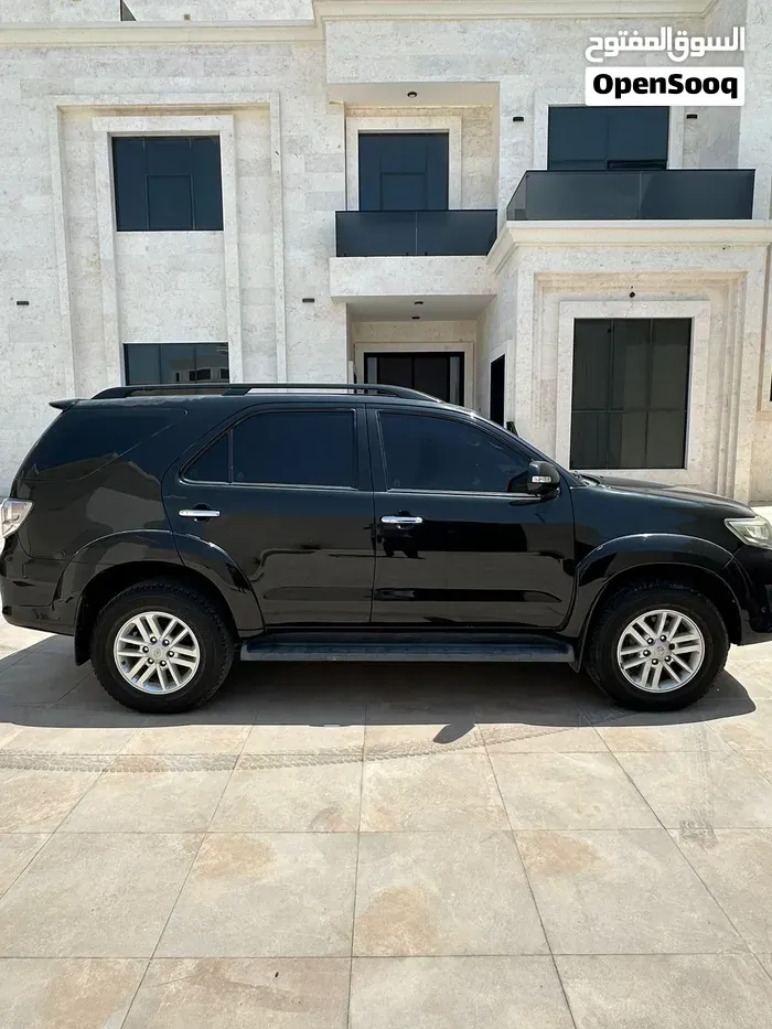 Toyota Fortuner 2013 photo 4