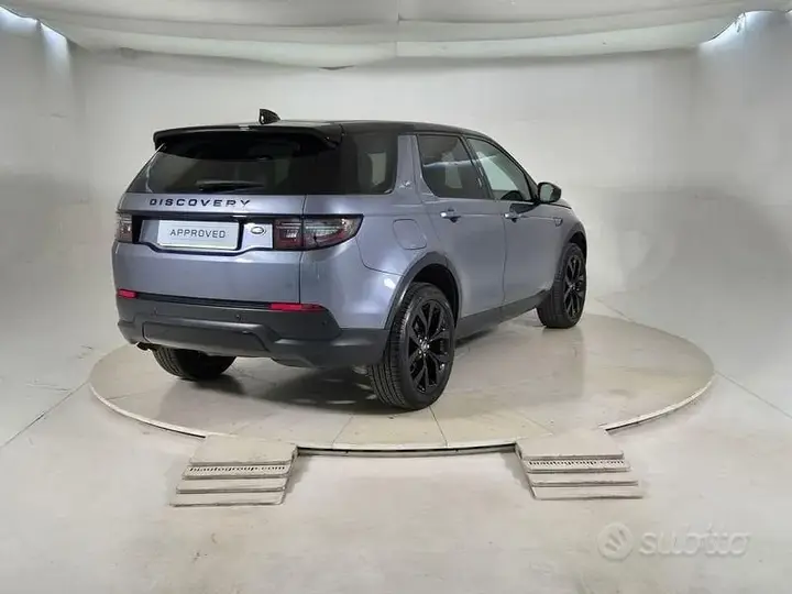 Land Rover Discovery Sport 2022 photo 2
