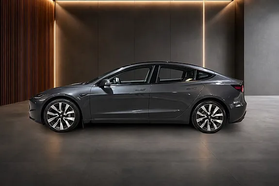 Tesla Model 3 2025 photo 2