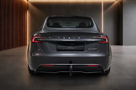 Tesla Model 3 2025 photo 4