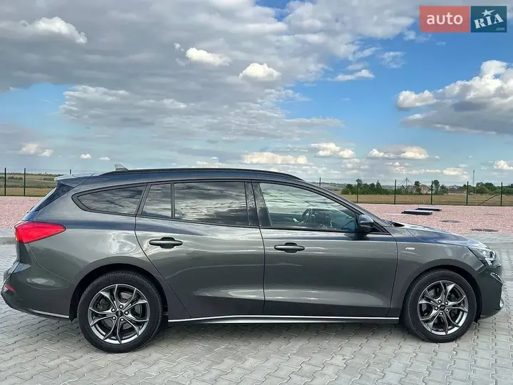 Ford Focus 2019 photo 3