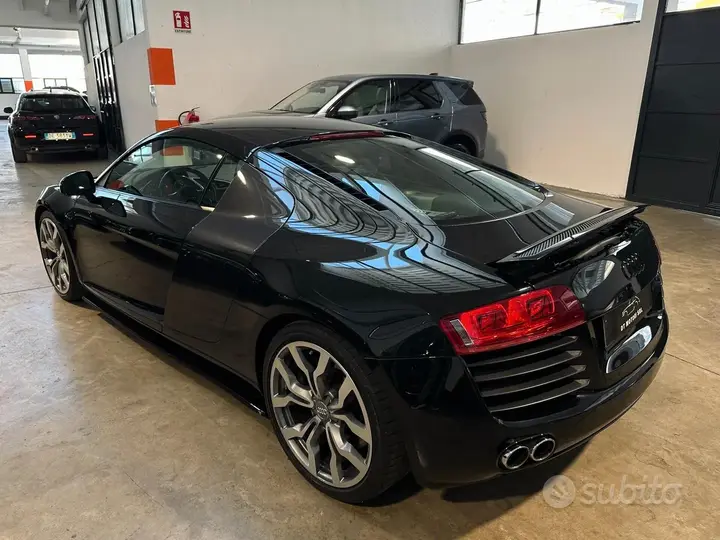 Audi R8 2008 photo 4