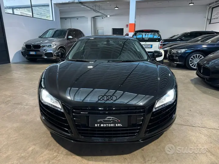 Audi R8 2008 photo 2