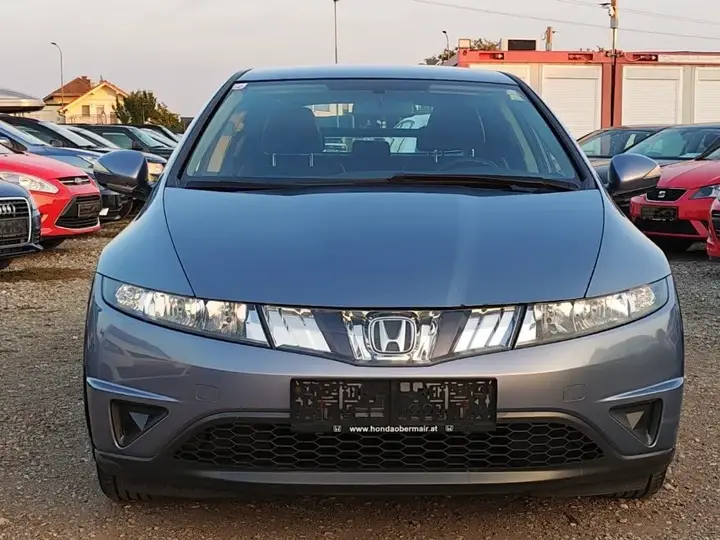 Honda Civic 2005 photo 2