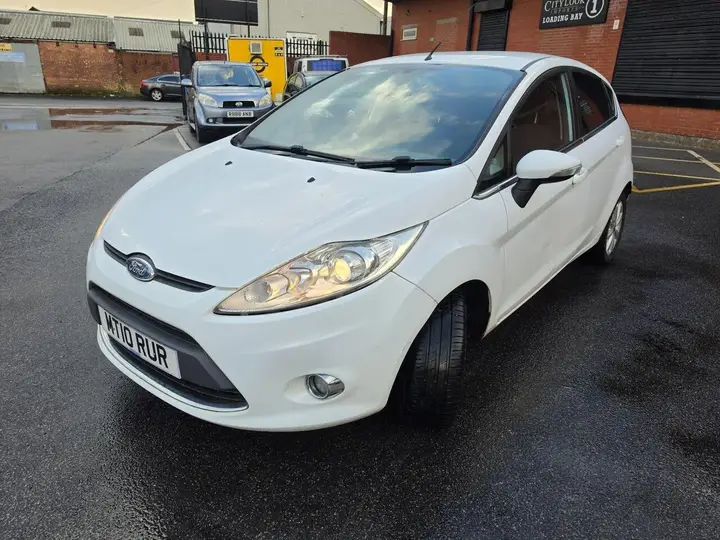 Ford Fiesta 2010 photo 3