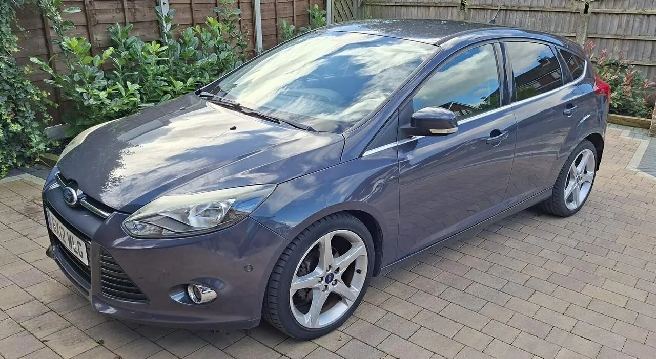 Ford Focus 2012 photo 2