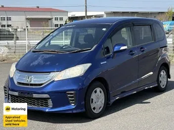 Honda Freed 2013 photo 2