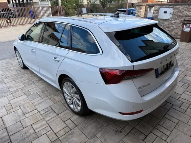Skoda Octavia Combi 2021 photo 4