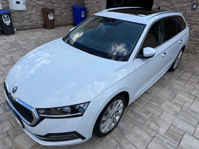 Skoda Octavia Combi 2021 photo 3