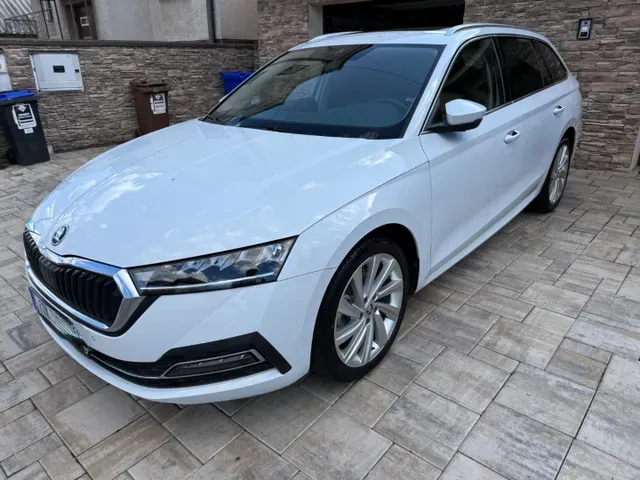 Skoda Octavia Combi 2021 photo 2