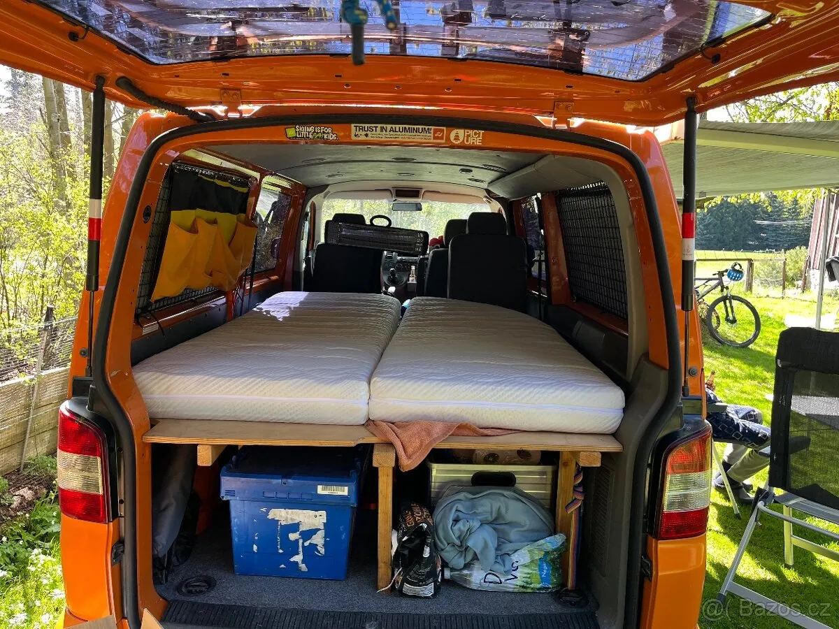 Volkswagen T5 2006 photo 2
