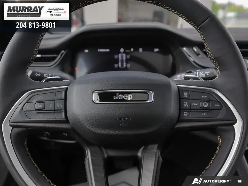 Jeep Grand Cherokee 2026 photo 3