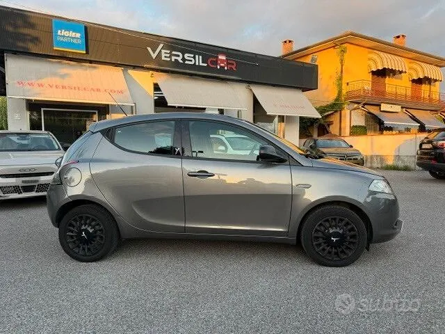 Lancia Ypsilon 2015 photo 4