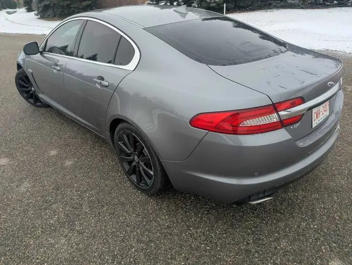 Jaguar Xf 2013 photo 3