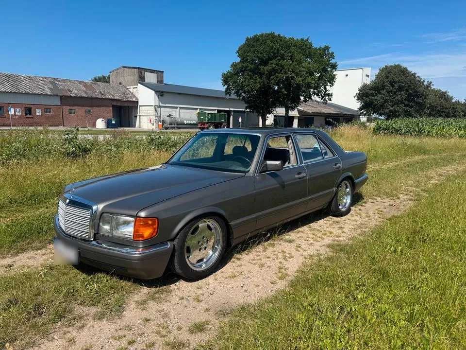 Mercedes-Benz W126