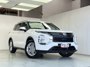Mitsubishi Outlander 2023 photo 4