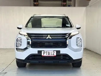 Mitsubishi Outlander 2023 photo 3