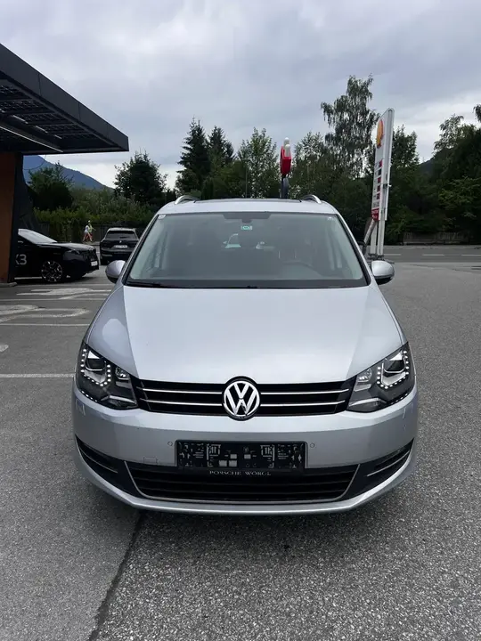 Volkswagen Sharan 2011 photo 2