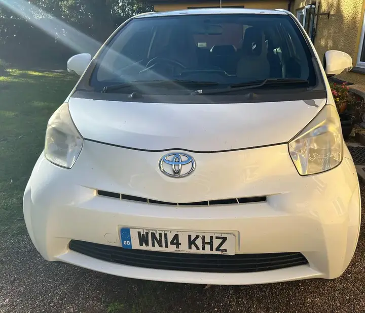 Toyota Iq 2014 photo 2