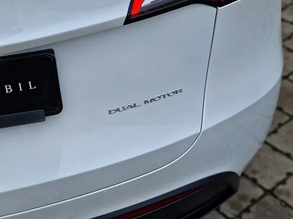 Tesla Model Y 2023 photo 5