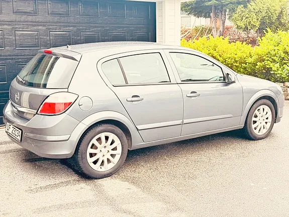 Opel Astra 2005 photo 2