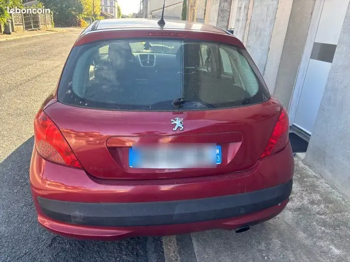 Peugeot 207 2007 photo 2