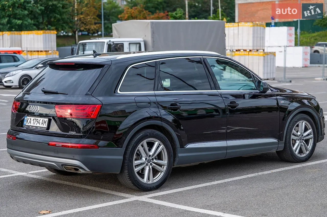 Audi Q7 2016 photo 2
