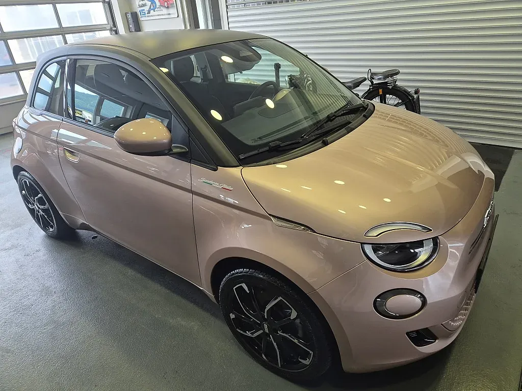 Fiat 500E 2023 photo 2