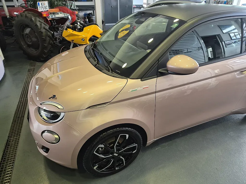 Fiat 500E 2023 photo 3