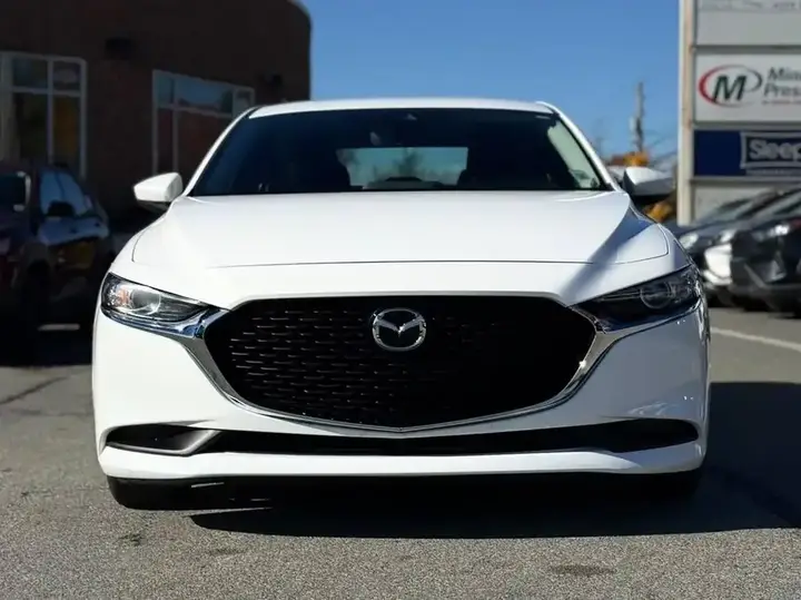 Mazda Mazda3 2019 photo 2