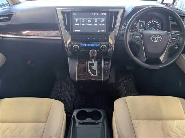 Toyota Alphard 2018 photo 3