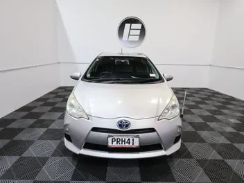 Toyota Aqua 2013 photo 3