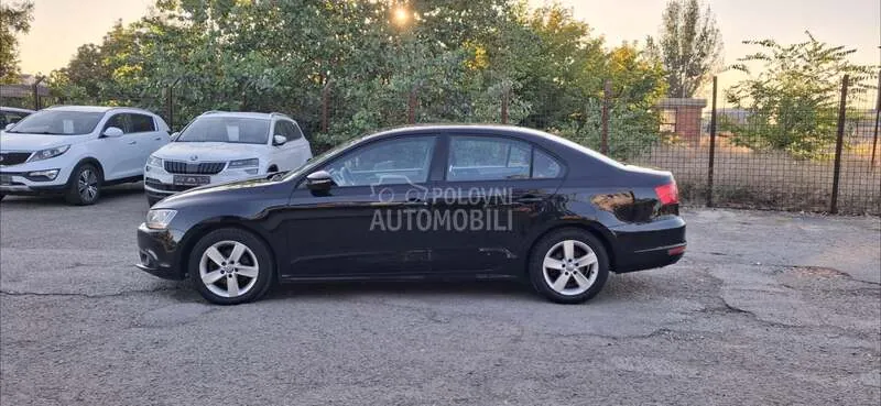 Volkswagen Jetta 2011 photo 2