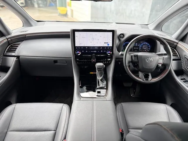Toyota Alphard Hybrid Z 2023 photo 3