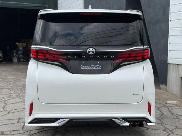 Toyota Alphard Hybrid Z 2023 photo 4