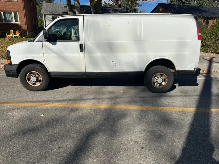 Chevrolet Express 2008 photo 3