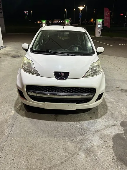 Peugeot 107 2011 photo 2