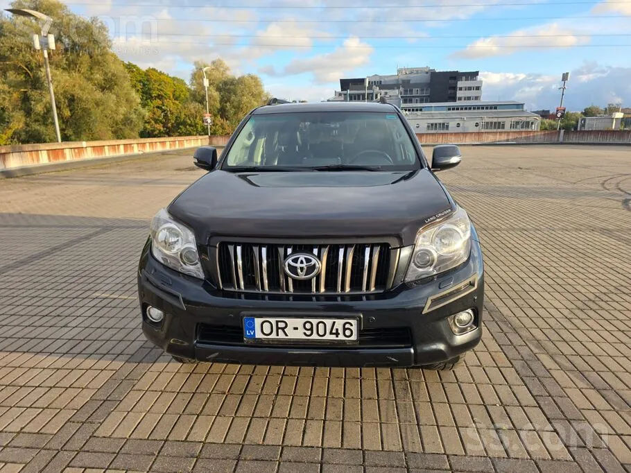 Toyota Land Cruiser 2010 photo 2